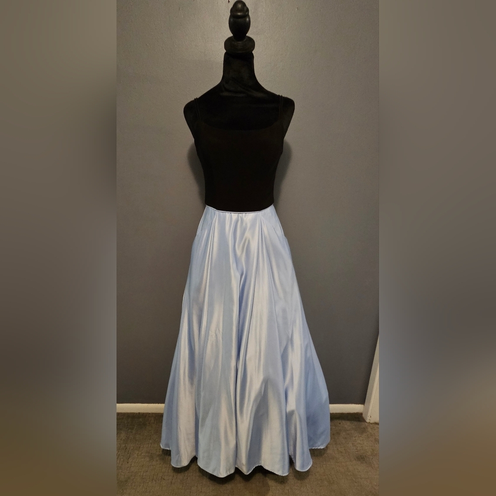 Prom/Homecoming Dress with Blafk Top and Light Blue Skirt